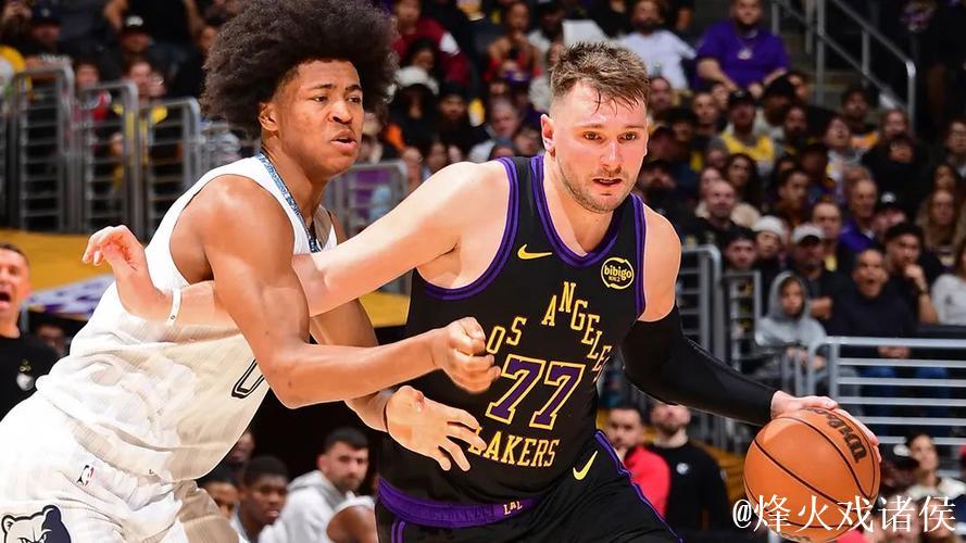 詹姆斯31+9+6东契奇34+6+8 湖人主场力擒灰熊