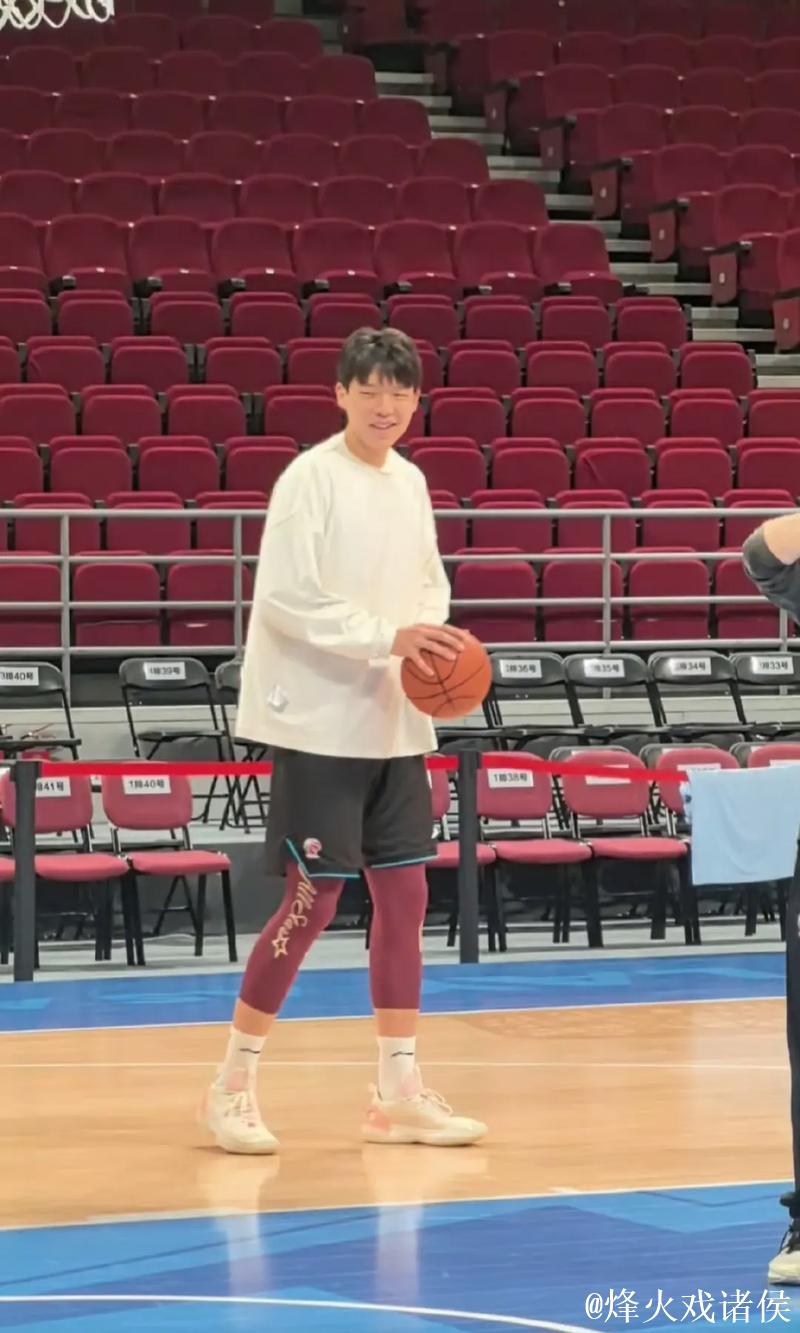 周琦10+10首钢力克辽宁 杨瀚森12分青岛胜四川 周琦10+10首钢力克辽宁 杨瀚森12分青岛胜四川